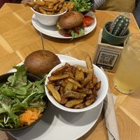 2x Cheeseburger Menü at Beet in Luxembourg City