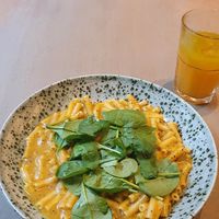 Truffle Mac'n'Cheese with the tropical beet juice at Beet in Luxembourg City