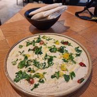 Hummus (eine riesige Portion) at Beet in Luxembourg City