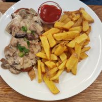 Schnitzel at Beet in Luxembourg City