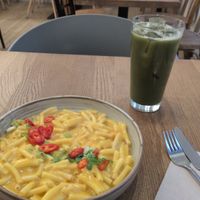 Mac and cheez and stra
wberry matcha at Beet in Luxembourg City