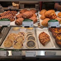 Vegane Auswahl at denn's Biomarkt in Jena
