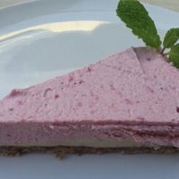 raw strawberry cheesecake at eLOVate Vegan Kitchen in Santa Monica