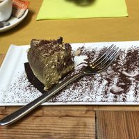 Lecker Pistazien Kuchen  at Flora in Verona