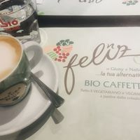 Almond and rice milk cappuccino  at Feliz Cafe in Peschiera Del Garda