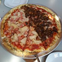 Half hawaiian and half broccoli bbq. Really great flavours! at Vegetal - temporarily closed in Mexico City