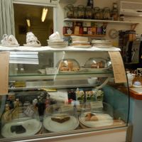 coffee bar, teas, cakes at Oats Healthy Living Store in Brixham