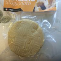 top five BEST EVER vegan cheeses! Full of flavour!!!  at Vegan Store Stall 83 in Rome