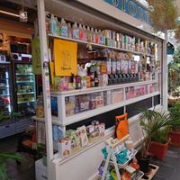 Tolle Auswahl! at Vegan Store Stall 83 in Rome