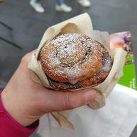 Cinnamon roll at Vegan Store Stall 83 in Rome