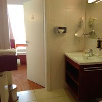 bathroom at Hotel Sandwirth in Klagenfurt