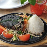 Gefülltes Seetangfilet mit Reis at Quy Nguyen - Vegan Living in Berlin