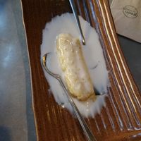 Gedämpfte Banane in Klebereis, mit Kokosmilchsauce at Quy Nguyen - Vegan Living in Berlin