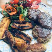 Quinoa patties with plantain at Organico Fortuna in La Fortuna