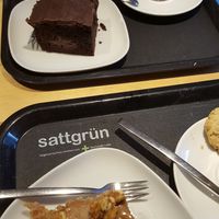 leckere Kuchen at Sattgrün in Essen