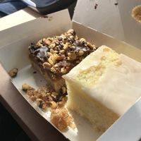 Die Kuchenstücke sind riesig und superlecker!  at Sattgrün in Essen