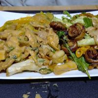 Mixture of hot and cold foods at Sattgrün in Essen