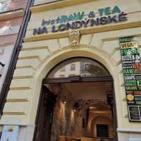 Eingang at bistRAW & Tea in Prague