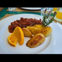 Italienische Küche mit einigen veganenen Optionen at Manifattura Di Gelato in Calheta