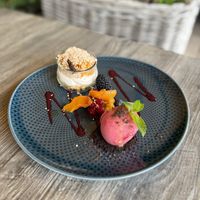 Veganes Dessert, einfach nur zum dahin schmelzen.   at Strandoase in Sylt