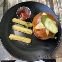 Loved the NASHVILLE HOT CHICKEN SANDWICH #Veganuary at Full Bloom in Miami Beach