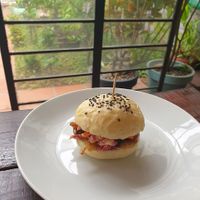 Mini hamburguesa at SoyGreen in San Salvador