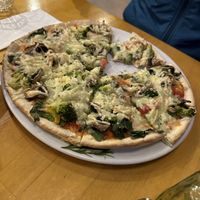 Pizza mit veganem Käse   at Ronja in Muelheim