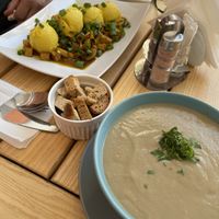 Polenta mit Gemüse und Champignon-Creme-Suppe  at BIOFresh in Timisoara