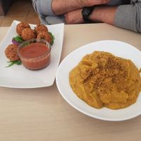 Chiftele cu sos de rosii & Dahl at BIOFresh in Timisoara