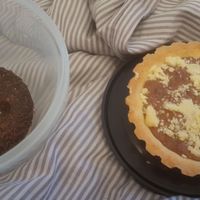 Chocolate donut and nougat tarte at Ümis Cafe in Munich