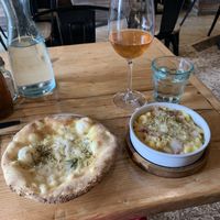 Orange wine, Mac & cheeze and garlic flatbread (all vegan & gluten-free)  at Purezza in Brighton