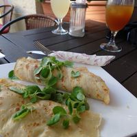 Veganer Rollo mit Paprika, Tomatenaufstrich, Mais und Oliven at Cafe Baumgarten in Fuessen