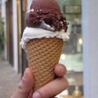 Almond ice-cream & chocolate ice-cream (both vegan) at Eis Cafe De Lorenzo in Saarbrucken