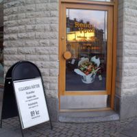 Entrance and vegan menu at Rendez-vous Pizzeria in Linkoping