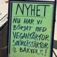 Announcing vegan goods at Snovit Konditori och Servering in Gothenburg