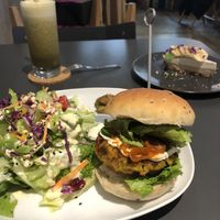 Falafel burger, cake and juice of the day at MuYe - Mottainai in Kaohsiung