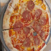 Vegane Pizza,  mit veganen Schicken at Pizzeria Fernando in Kolobrzeg