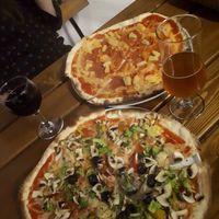 Pizza Hawaii & Vegetale at Pizzeria Fernando in Kolobrzeg
