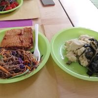 Spaghetti di soia con verdure, cipollata, fave e cicorie at Zenzero in Lecce