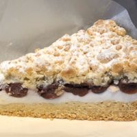 Coconut cherry crumble cake / 3,50 EUR at Einzig in Bad Vilbel