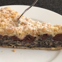 Poppy cherry crumble cake / 3,50 EUR at Einzig in Bad Vilbel