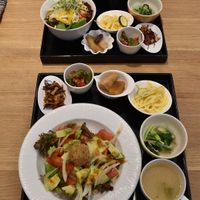 Vegan lunch set  at Merrymomo in Osaka