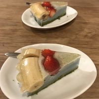 Blue spirulina tart at Merrymomo in Osaka