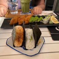 (rechts) avokado onigiri at Matcha Komachi in Vienna