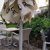 outdoor seating area in backyard at Mandas To Go in St Polten