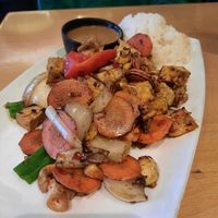 Tofu mit Salz Pfeffer Kruste mit Gemüse und Reis at Sampan in Frankfurt