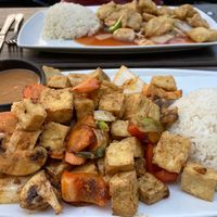 SalzPfefferTofu und Vühnchen Süß Sauer  at Sampan in Frankfurt