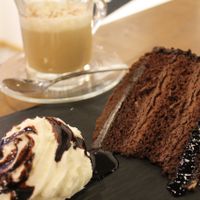 coffee and chocolate cake at Black Chili in Valencia