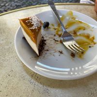 Was is left of a a cashew cheese cake 🍰   at Retro in Gdansk