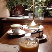 Yellow smoothy, vegan cheese cake, vagan macha at Retro in Gdansk